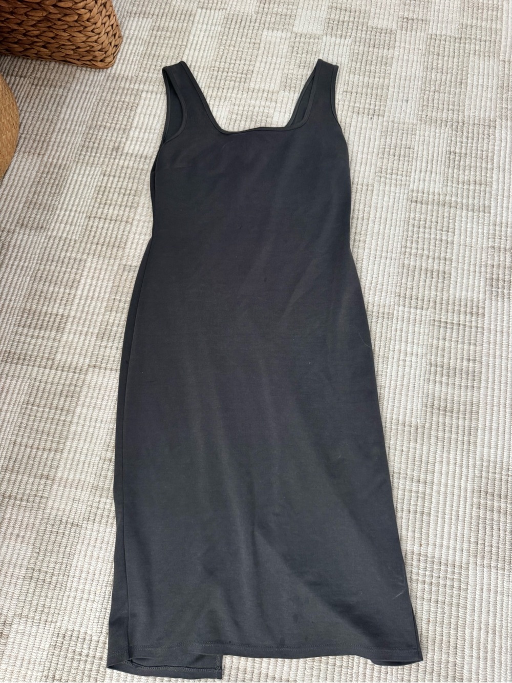 Modern Citizen Black Scoop-Neck Sleeveless Midi Dress